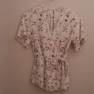 Flattering v neck floral blouse